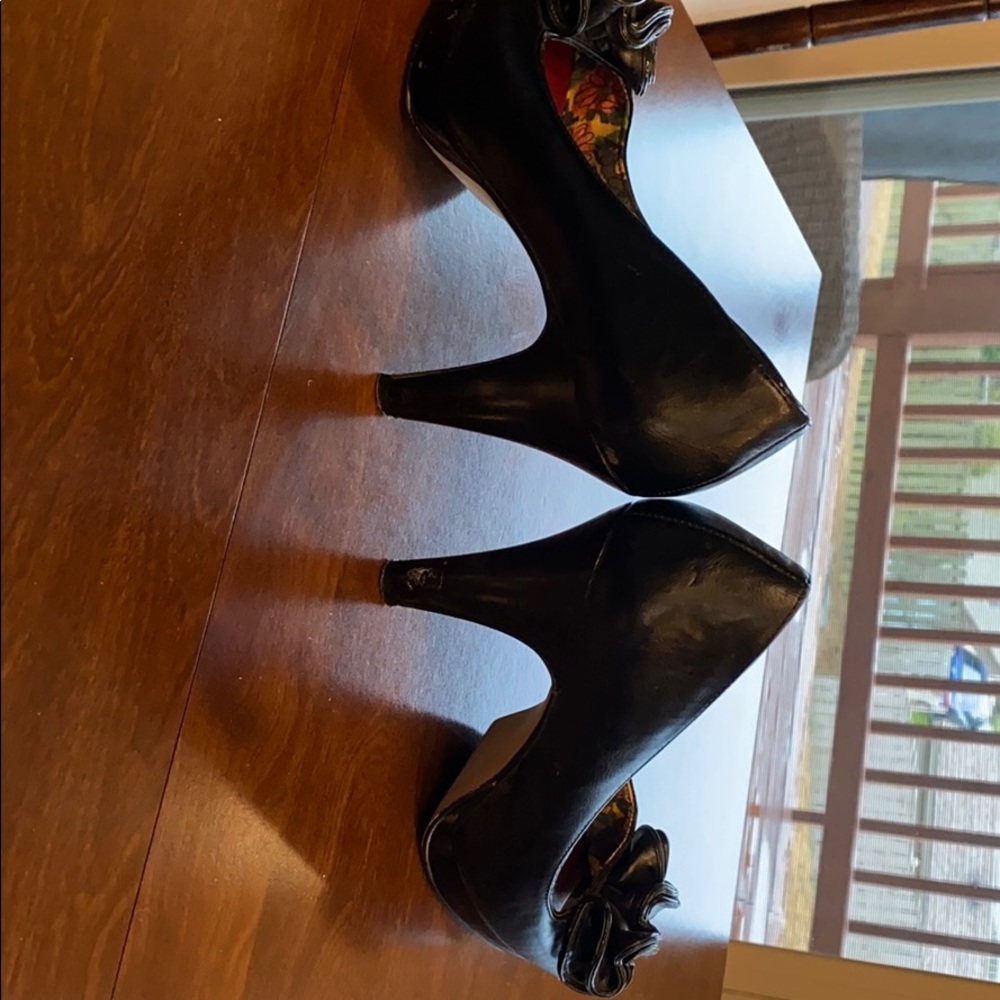 Heels - Picture 4 of 5